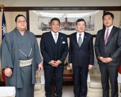 台湾・李逸洋駐日代表を表敬訪問